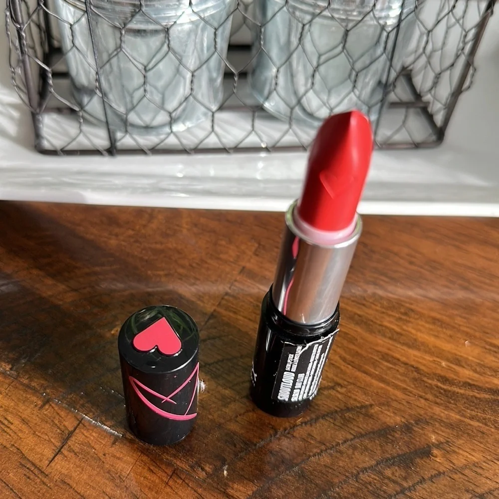 Shout Loud Satin Lipstick 1.0ea - Picture 7 of 9